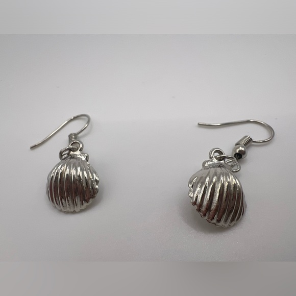 Seashell with Pearl Silver Tone Earrings - Picture 2 of 2